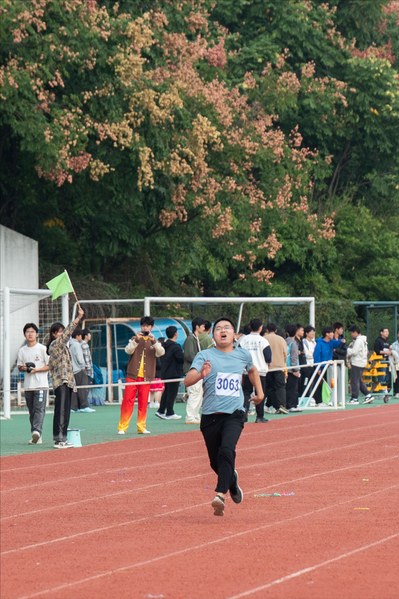 男子青年100m 鲁洋